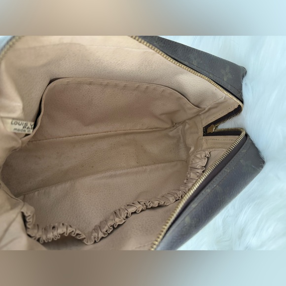 LOUIS VUITTON Monogram Trousse 28 - Picture 7 of 9